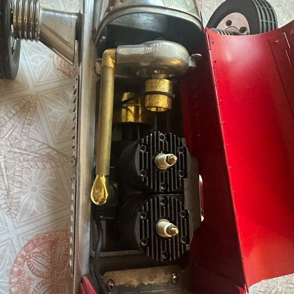 Red Racing Car model - Picture 5 of 5